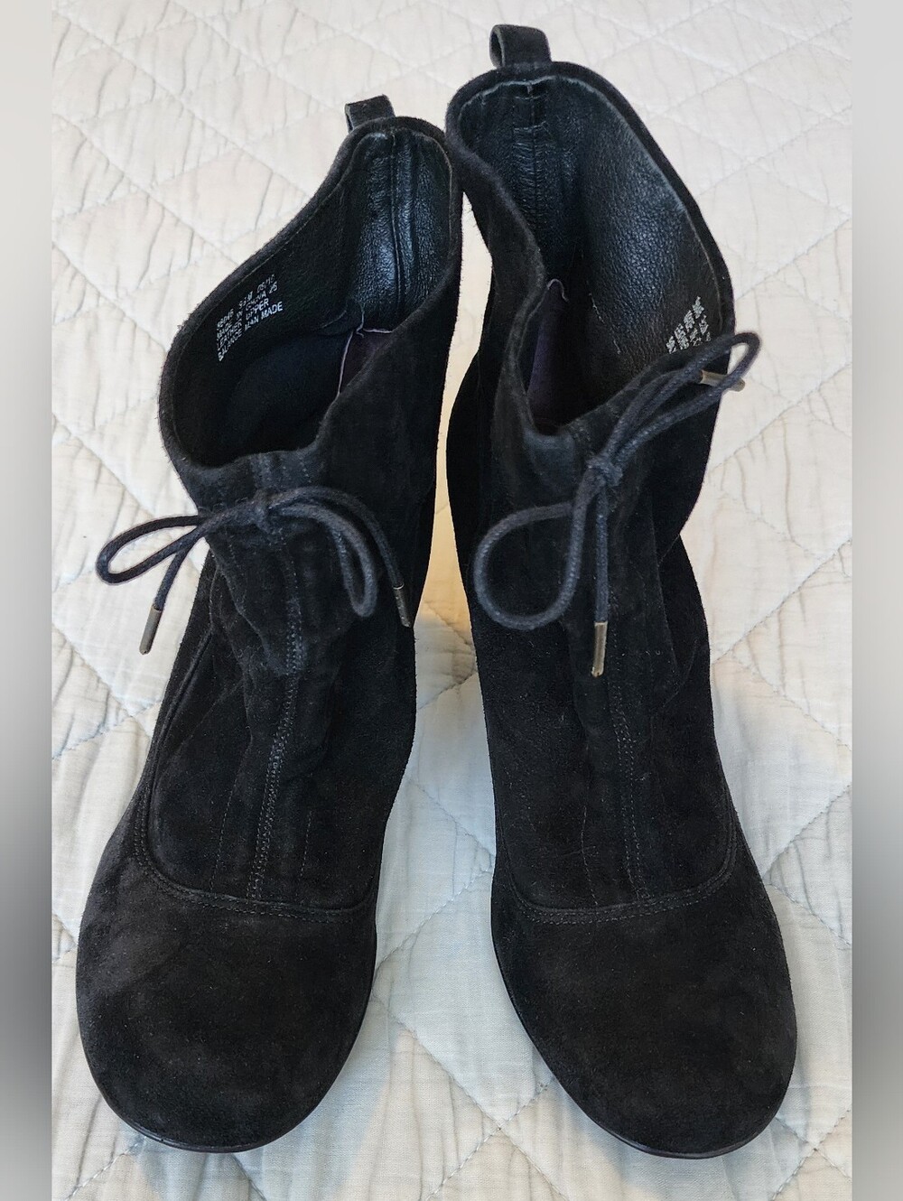 Clark's Womens Black Suede Lace-Up Booties